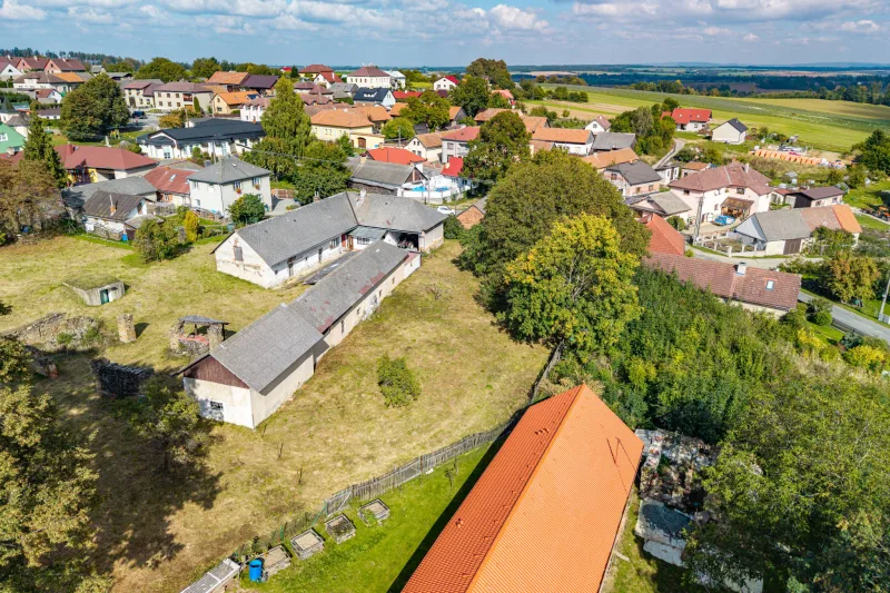 Prodej 4 stavebních pozemků v Ovesné Lhotě 