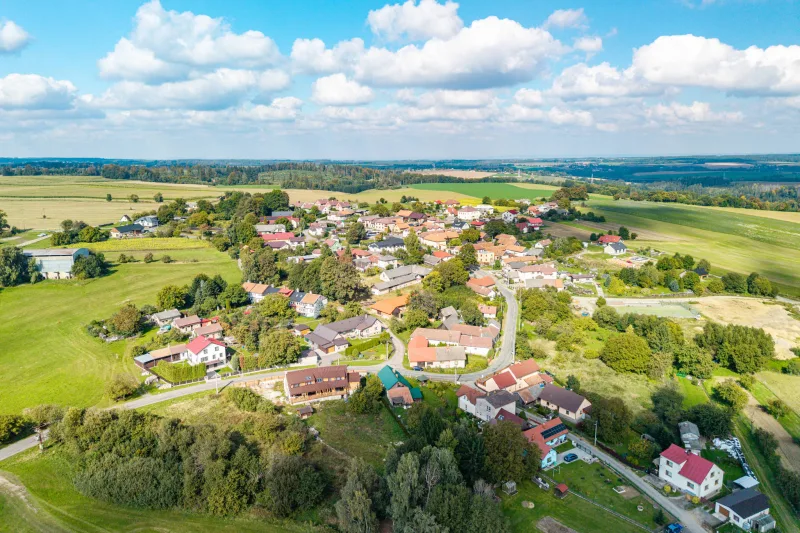 Prodej 4 stavebních pozemků v Ovesné Lhotě 